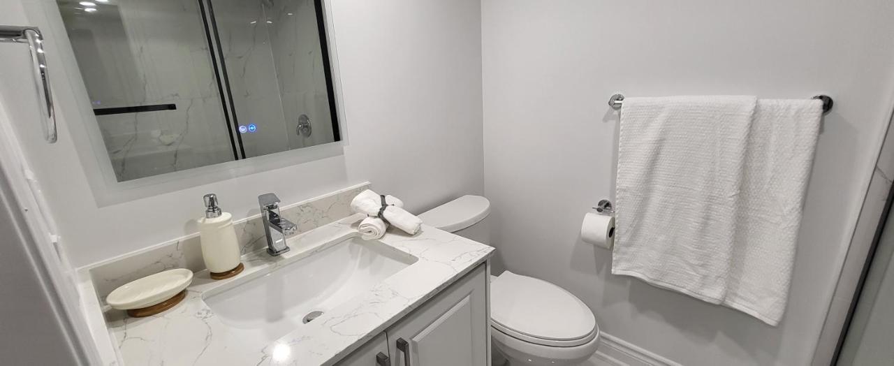 Queen Bedroom With Private Washroom Near 401, 404, Dvp, Markham, North York, Free Parking Τορόντο Εξωτερικό φωτογραφία