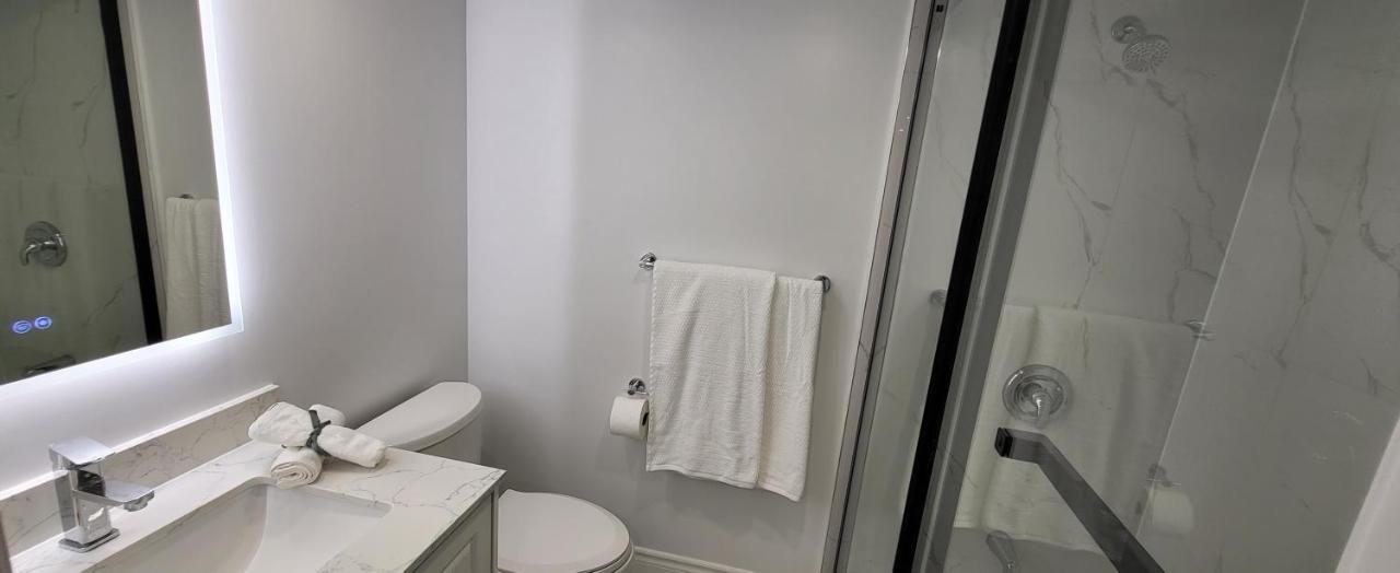 Queen Bedroom With Private Washroom Near 401, 404, Dvp, Markham, North York, Free Parking Τορόντο Εξωτερικό φωτογραφία