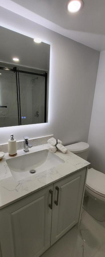 Queen Bedroom With Private Washroom Near 401, 404, Dvp, Markham, North York, Free Parking Τορόντο Εξωτερικό φωτογραφία