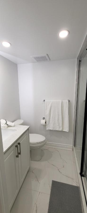 Queen Bedroom With Private Washroom Near 401, 404, Dvp, Markham, North York, Free Parking Τορόντο Εξωτερικό φωτογραφία