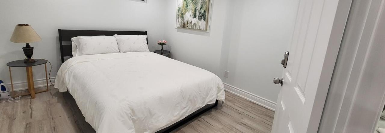 Queen Bedroom With Private Washroom Near 401, 404, Dvp, Markham, North York, Free Parking Τορόντο Εξωτερικό φωτογραφία