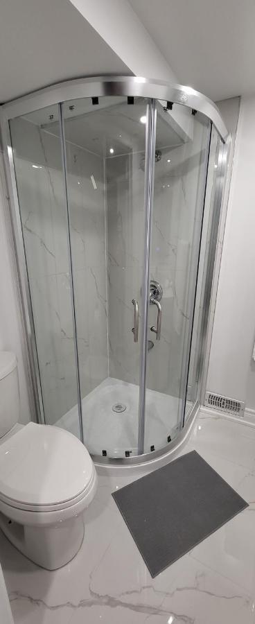 Queen Bedroom With Private Washroom Near 401, 404, Dvp, Markham, North York, Free Parking Τορόντο Εξωτερικό φωτογραφία