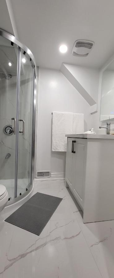 Queen Bedroom With Private Washroom Near 401, 404, Dvp, Markham, North York, Free Parking Τορόντο Εξωτερικό φωτογραφία