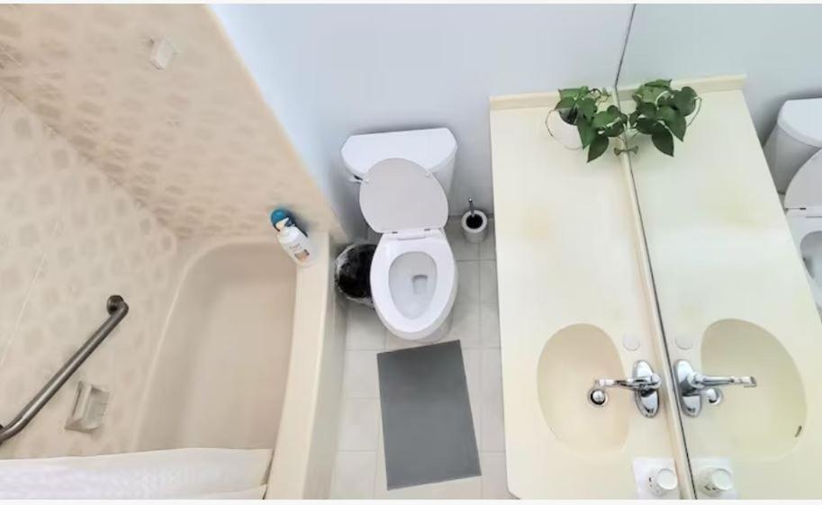 Queen Bedroom With Private Washroom Near 401, 404, Dvp, Markham, North York, Free Parking Τορόντο Εξωτερικό φωτογραφία